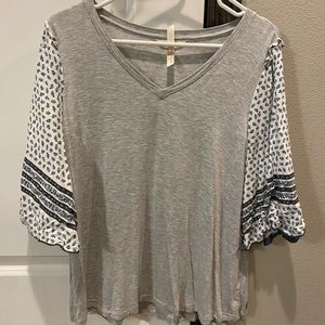 Matilda Jane women’s tee shirt with floral balloon sleeve size medium